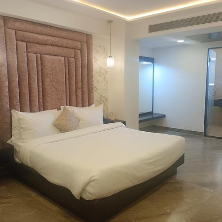 Hotel Kadamb Tree Jabalpur Ngoại thất bức ảnh