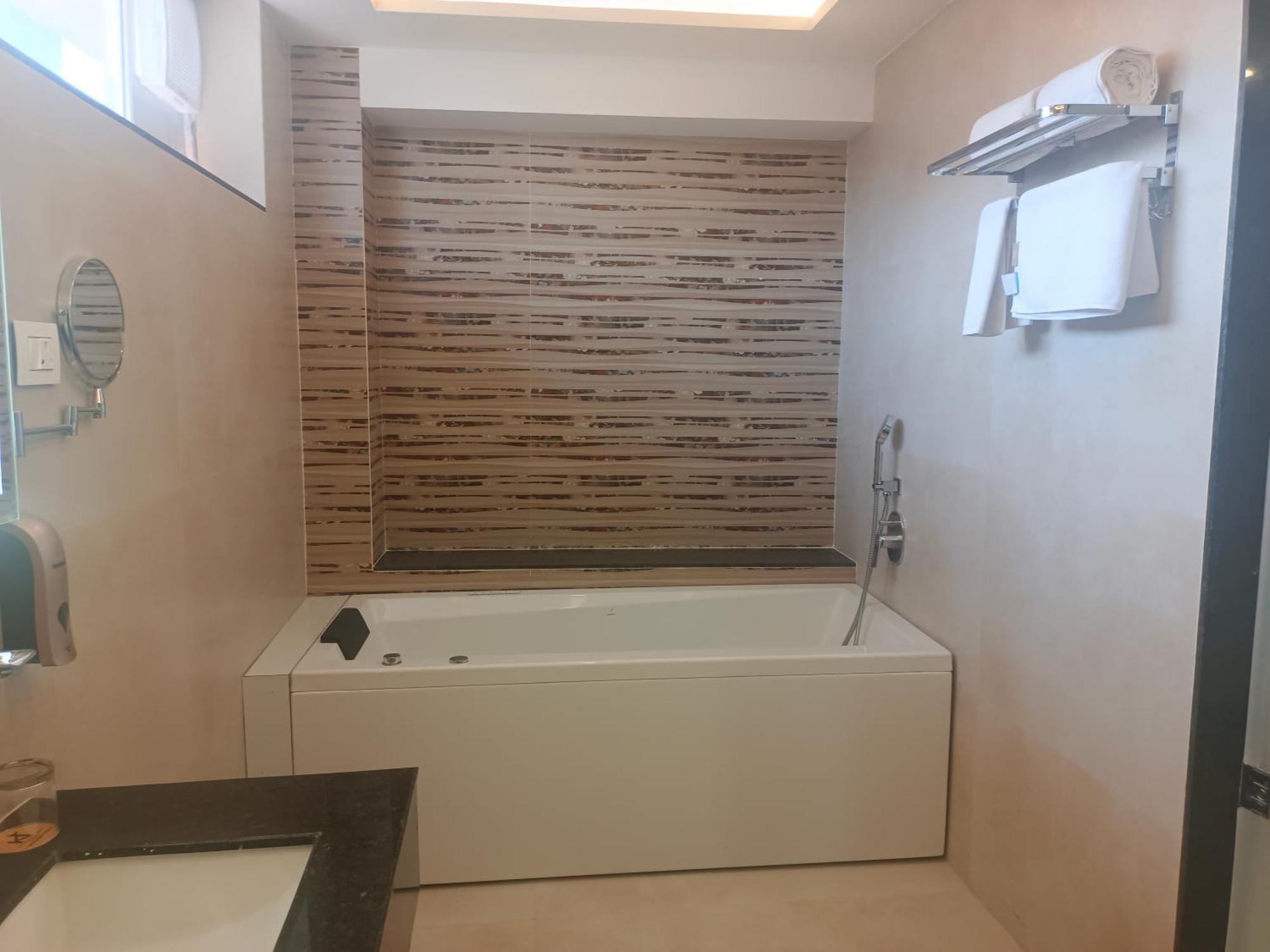 Hotel Kadamb Tree Jabalpur Ngoại thất bức ảnh