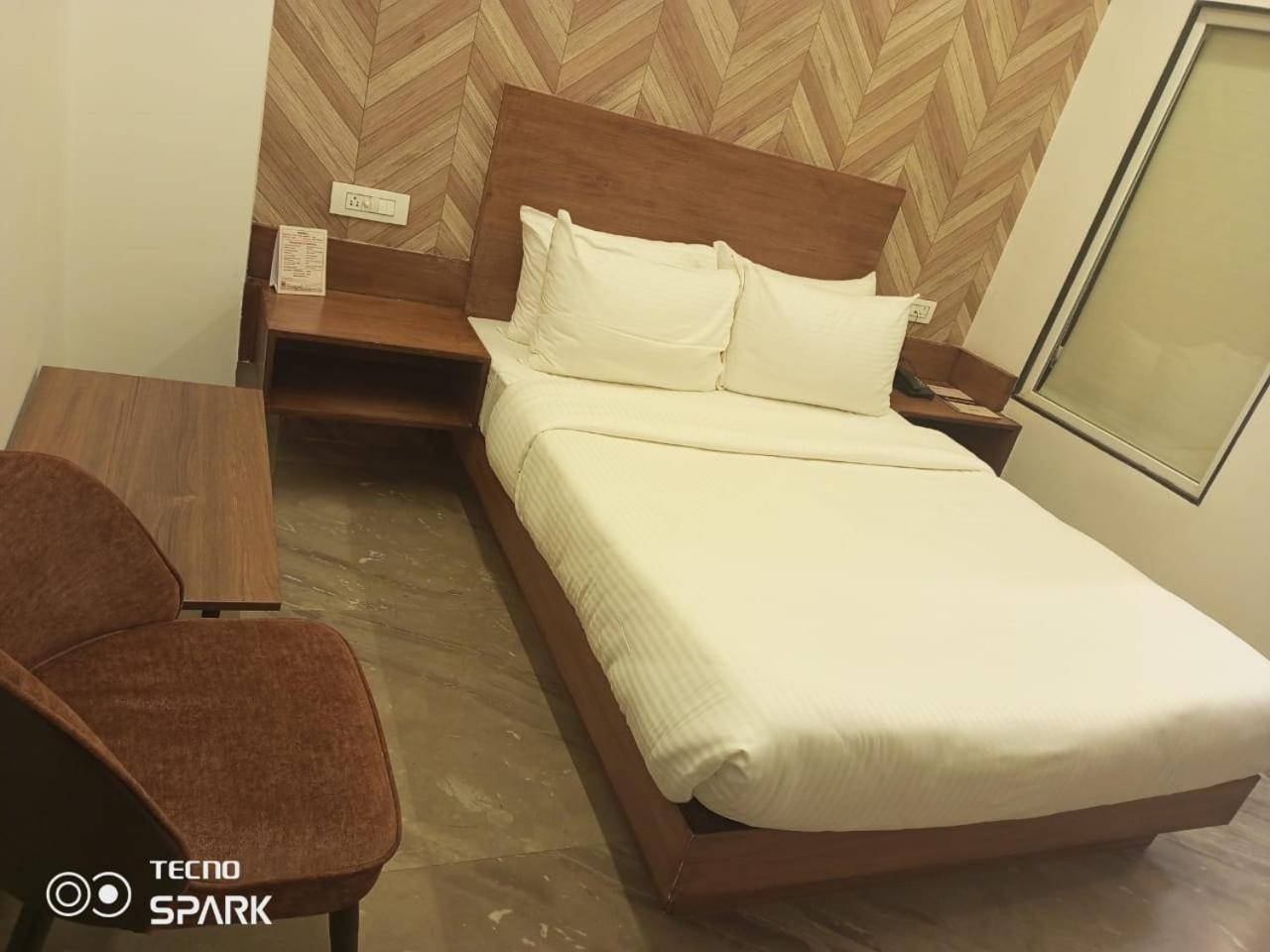 Hotel Kadamb Tree Jabalpur Ngoại thất bức ảnh