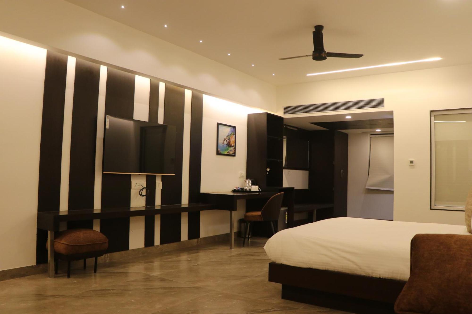 Hotel Kadamb Tree Jabalpur Ngoại thất bức ảnh