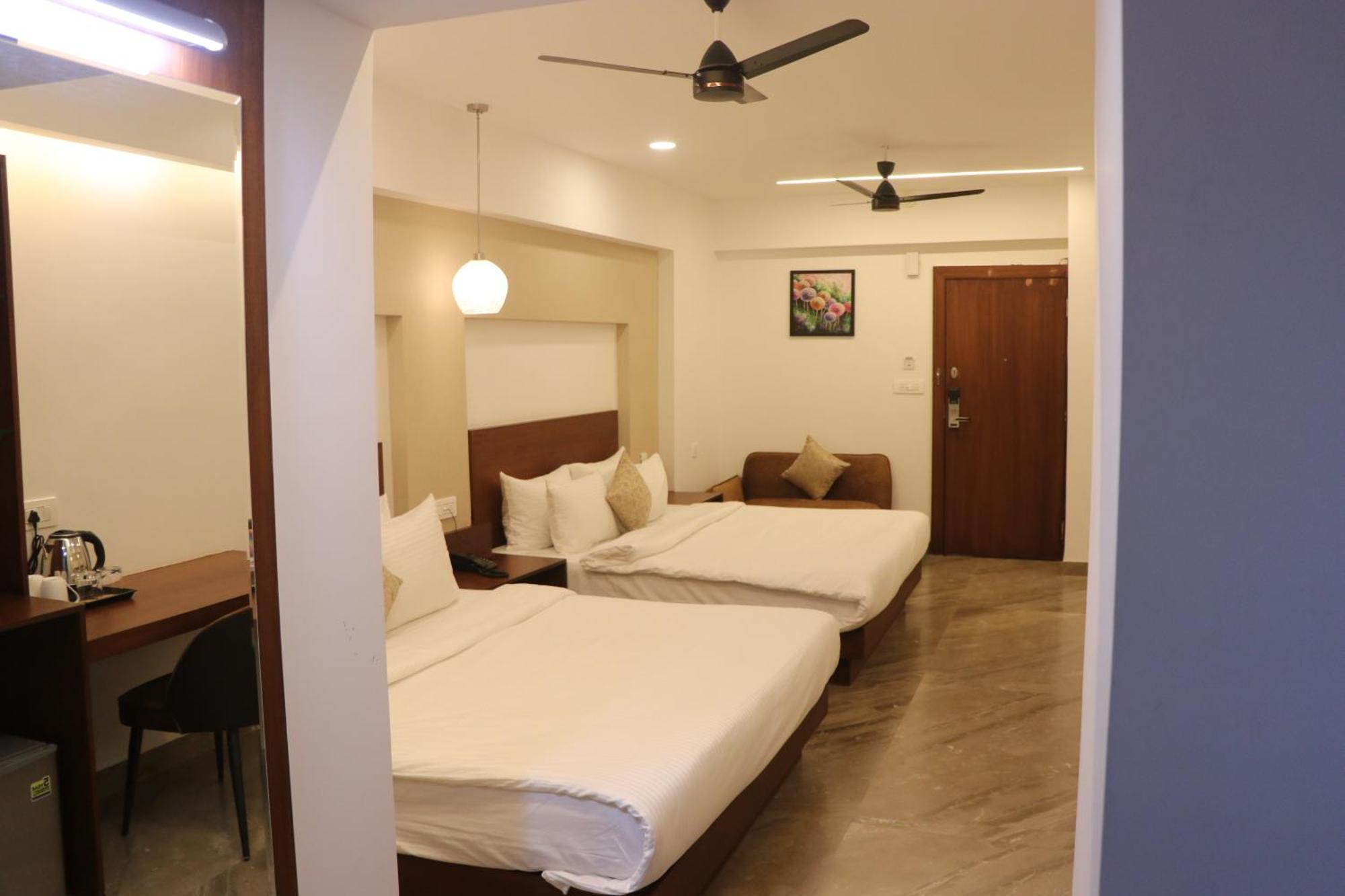 Hotel Kadamb Tree Jabalpur Ngoại thất bức ảnh