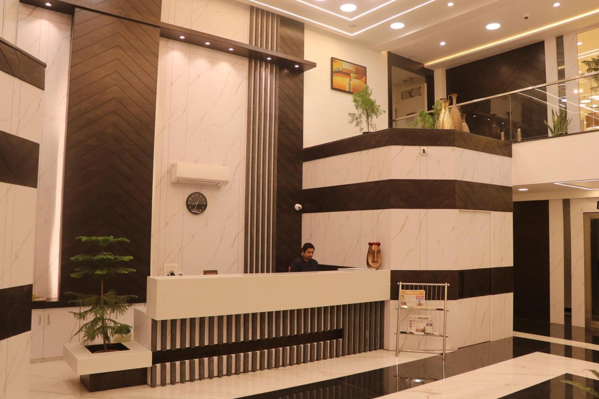 Hotel Kadamb Tree Jabalpur Ngoại thất bức ảnh